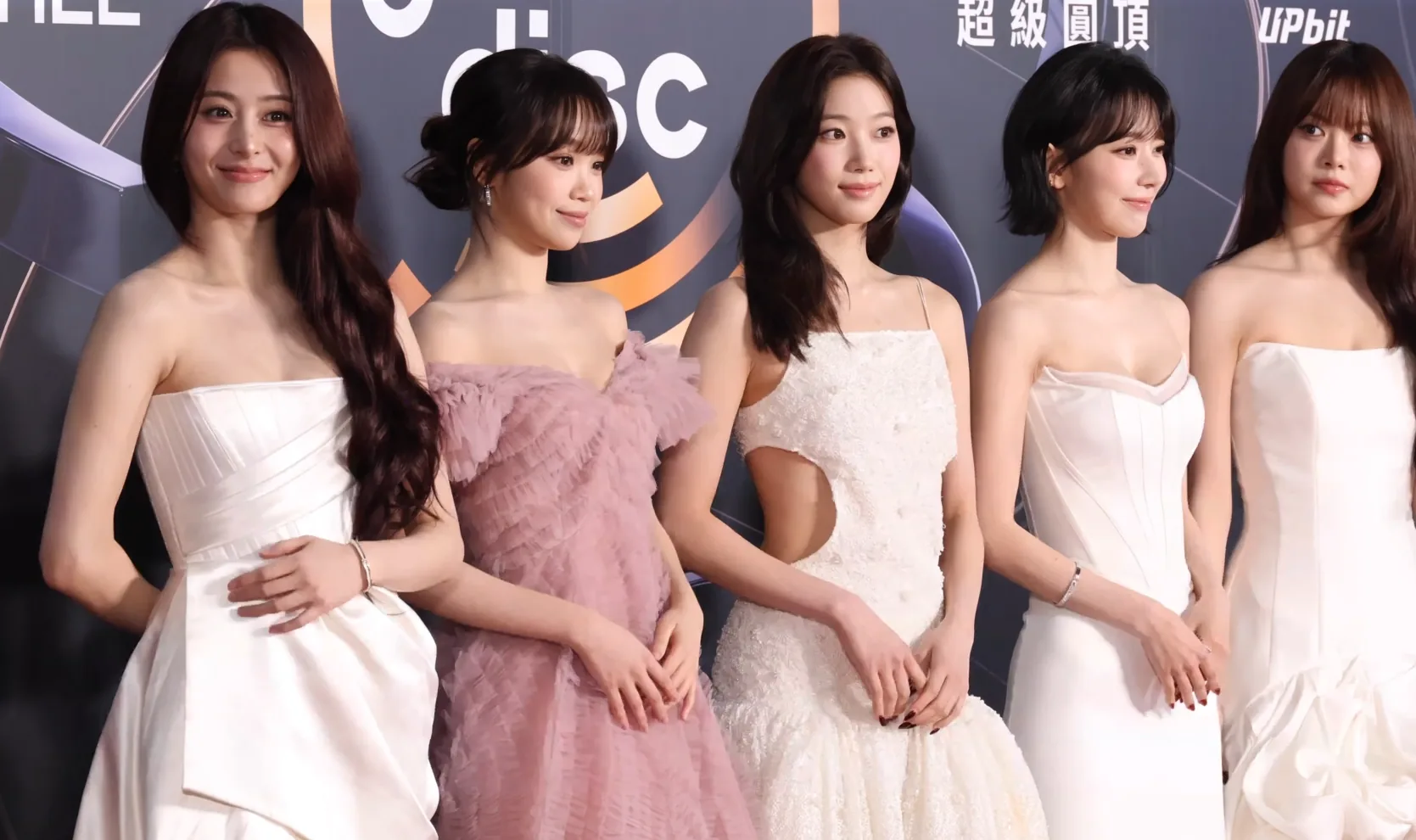 All five members of LE SSERAFIM at the Golden Disc Awards in January 2026